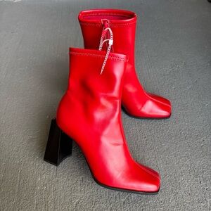 Gianni Bini Border-Line Block Heel Booties 8M Red Black Block Heel